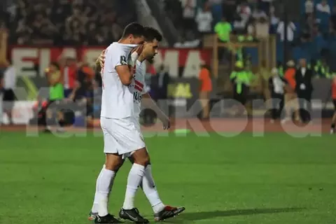 رغم خسارة الكونفدرالية.. جماهير الزمالك تدعم شحاتة (فيديو)